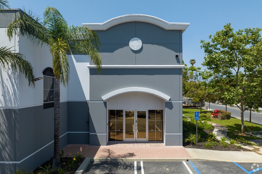 9010 Hellman Ave, Rancho Cucamonga, CA à louer - Photo du bâtiment - Image 2 de 7