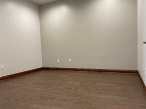 4645 Avon Ln, Frisco, TX for lease Interior Photo- Image 1 of 7