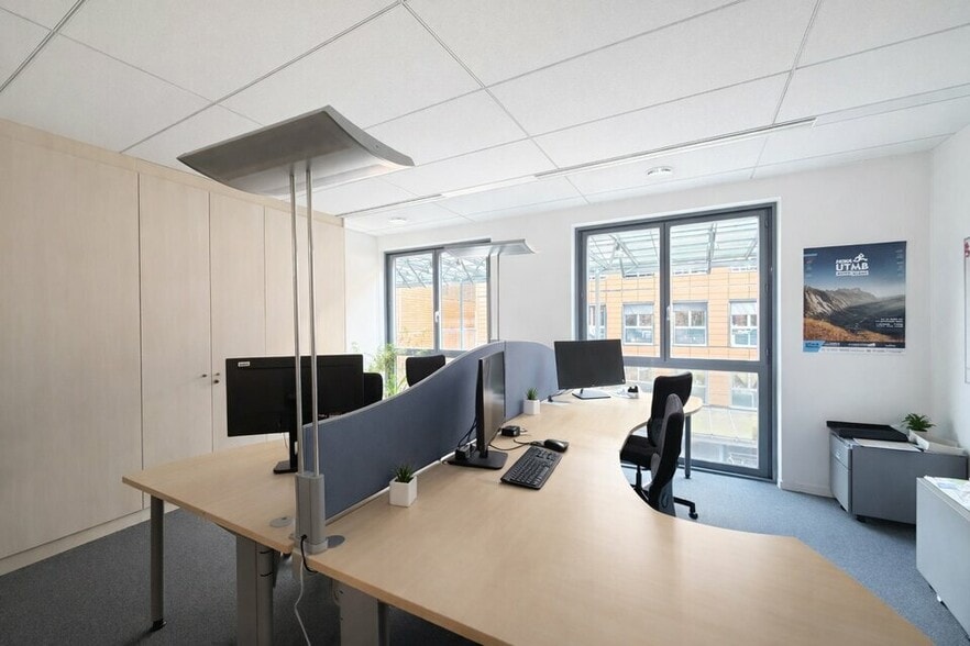 45 Quai Charles De Gaulle, Lyon for lease - Interior Photo - Image 2 of 7