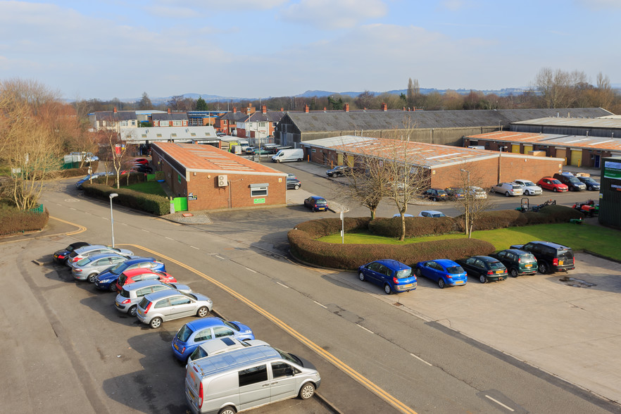 School Ln, Preston à louer - Photo du b timent - Image 2 de 2