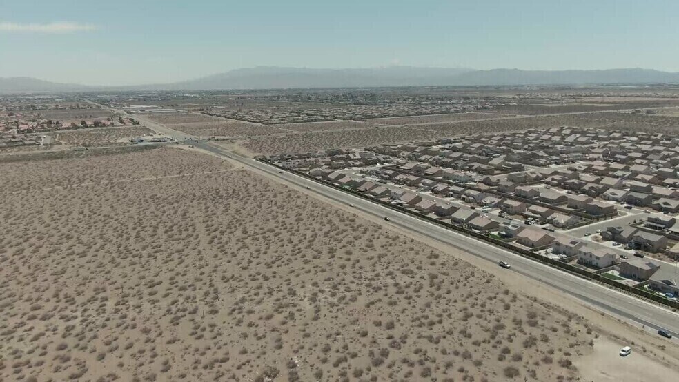 Lots 1&2 Bear Valley Road, Victorville, CA à vendre - Photo du bâtiment - Image 3 de 3