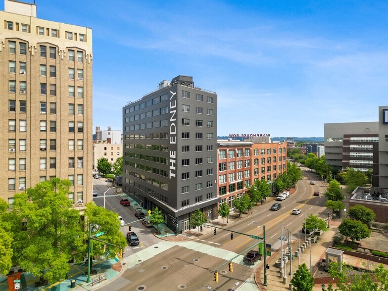 1100 Market St, Chattanooga, TN à louer - Photo du bâtiment - Image 2 de 39