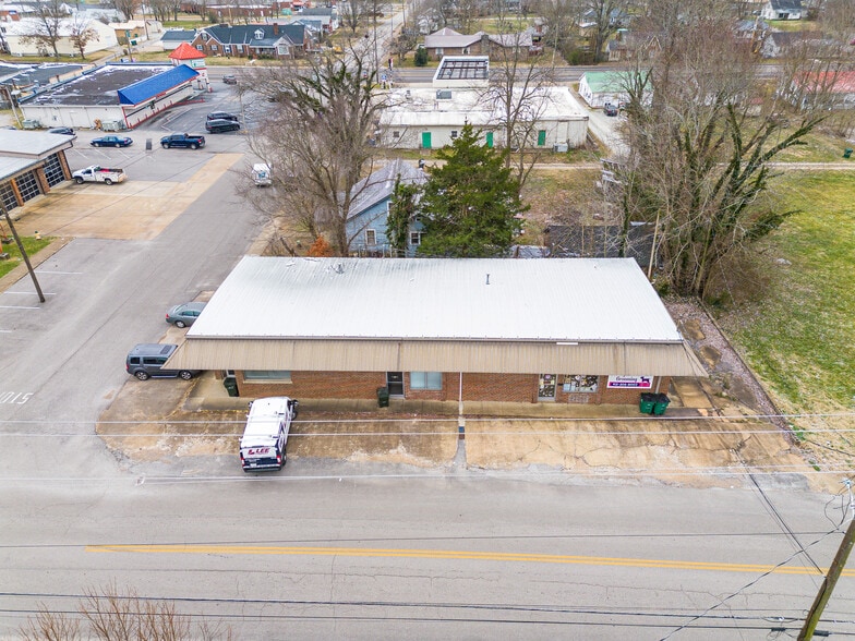 200 Linden Ave, Hohenwald, TN à vendre - Photo du bâtiment - Image 2 de 12