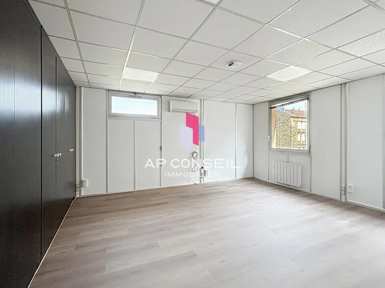 Bureau dans Versailles à louer - Photo intérieure - Image 2 de 8