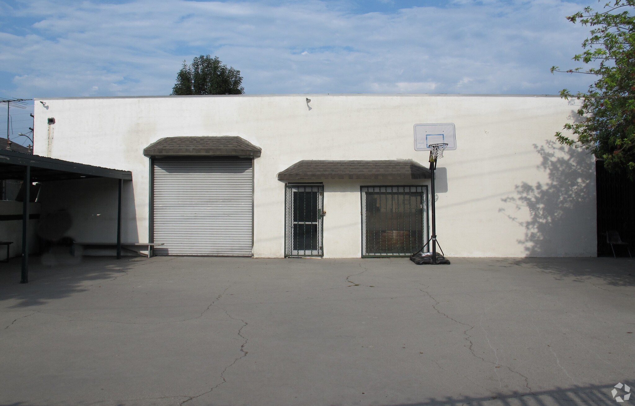 915 N Willowbrook Ave, Compton, CA à vendre Photo principale- Image 1 de 56