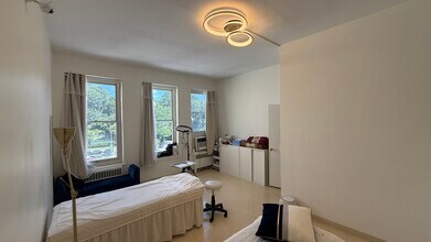 79-81 Pondfield Rd, Bronxville, NY à louer Photo intérieure- Image 1 de 7