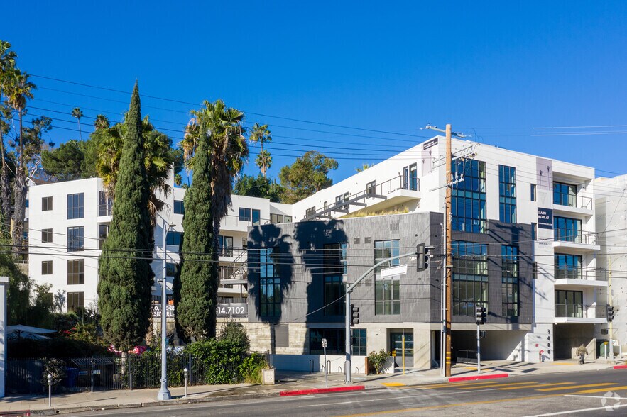3400 W Sunset Blvd, Los Angeles, CA à louer - Photo du bâtiment - Image 1 de 16