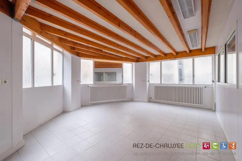 Office in Lyon for sale - Interior Photo - Image 3 of 10