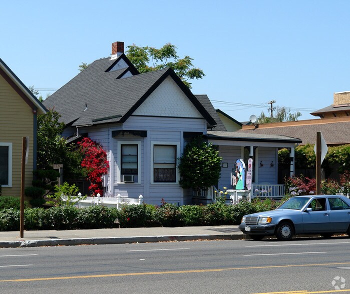 681 Broadway, Sonoma, CA à vendre - Photo du bâtiment - Image 3 de 12