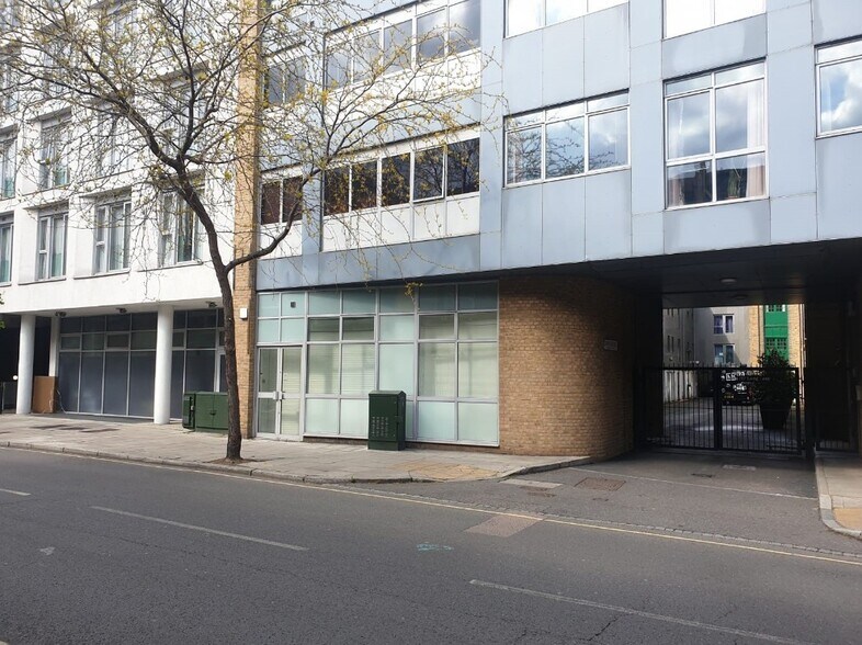 217 Long Ln, Londres à vendre - Photo du bâtiment - Image 3 de 4