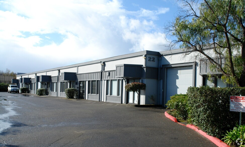 22 Commercial Blvd, Novato, CA à louer - Photo du bâtiment - Image 3 de 4