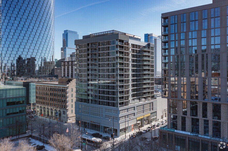 11 S Green St, Chicago, IL à louer - Photo du bâtiment - Image 1 de 47