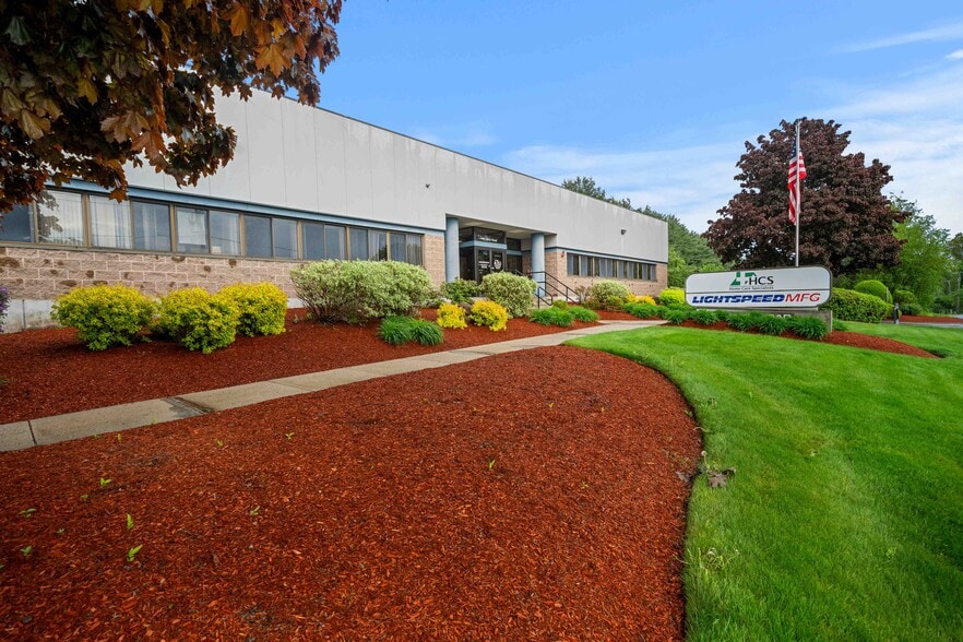 63 Neck Rd, Haverhill, MA à vendre - Photo du bâtiment - Image 2 de 37
