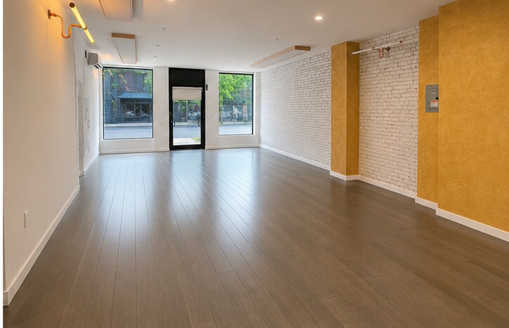 343 Grand St, Brooklyn, NY à louer - Photo du bâtiment - Image 1 de 4