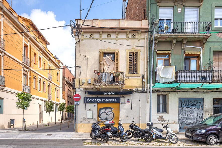 Commerce de détail dans Barcelone, Barcelona à louer - Photo du bâtiment - Image 2 de 2