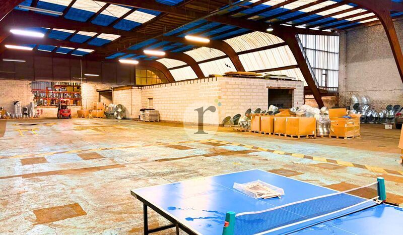 Flex in Lille for lease - Interior Photo - Image 3 of 7