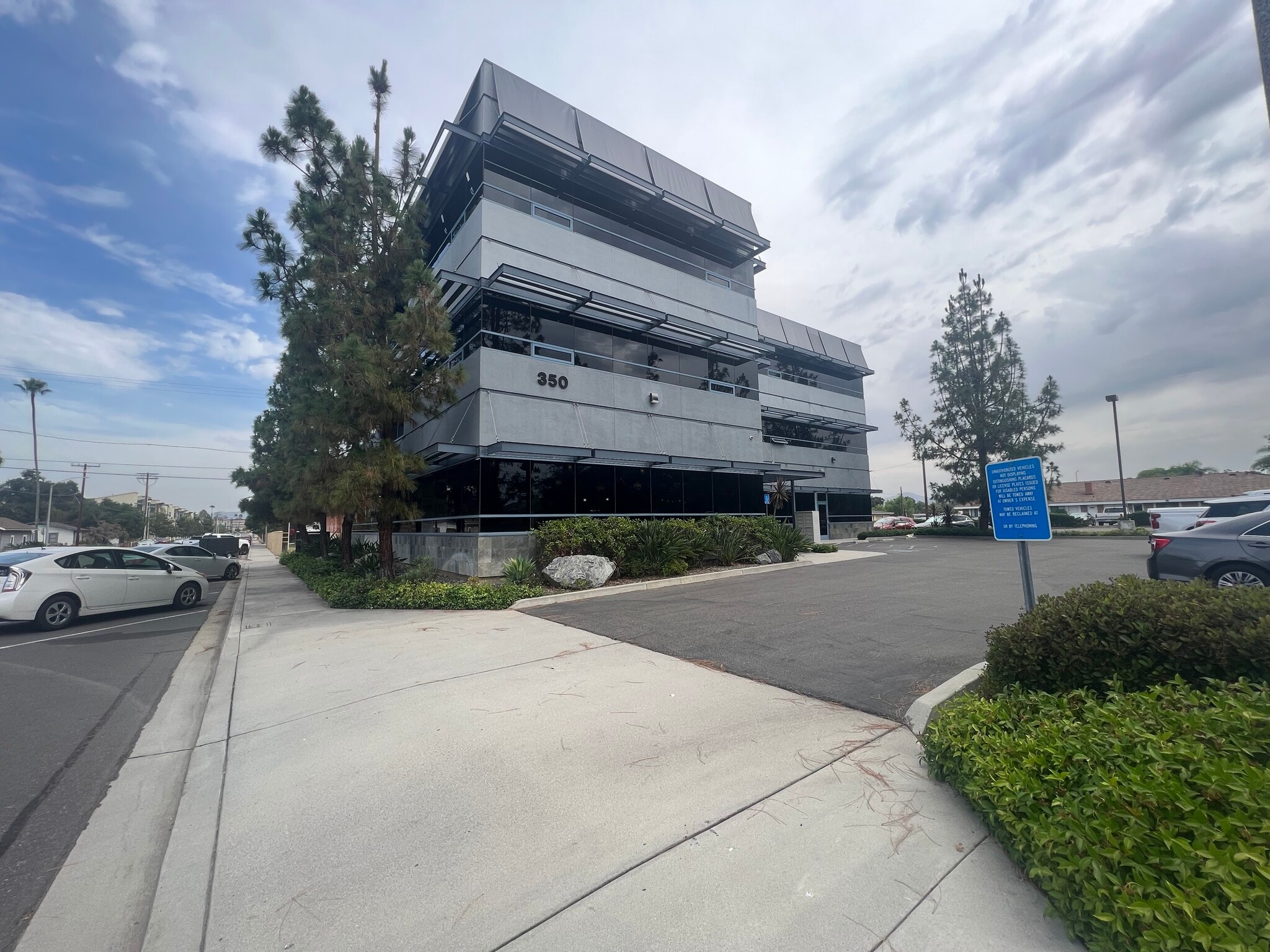 350 W 5th Ave, Escondido, CA à vendre Photo intérieure- Image 1 de 8