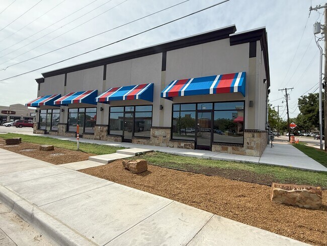 More details for 642 E 2nd St, Irving, TX - Retail for Lease