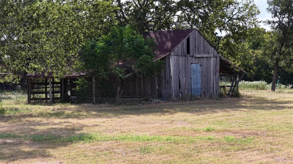 4410 Clay Rd crk, Brenham, TX à vendre - Photo du bâtiment - Image 3 de 49