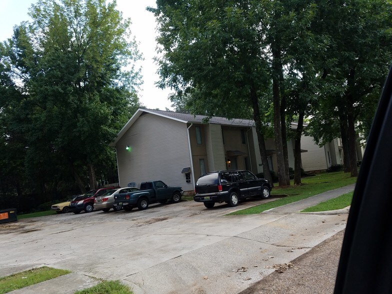 9016 Mahogany Row SE, Huntsville, AL à vendre - Photo du bâtiment - Image 3 de 32