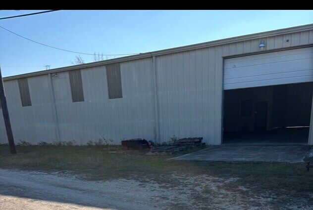 5851 Red Bluff Rd, Pasadena, TX for lease - Building Photo - Image 2 of 5