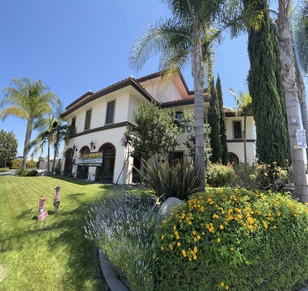 1675 N Main St, Orange, CA for lease - Building Photo - Image 1 of 11