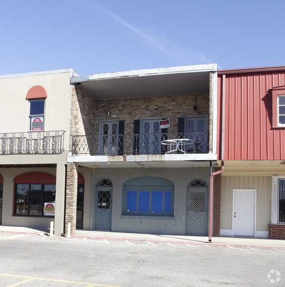 8733 W Judge Perez Dr, Chalmette, LA for lease - Building Photo - Image 3 of 4