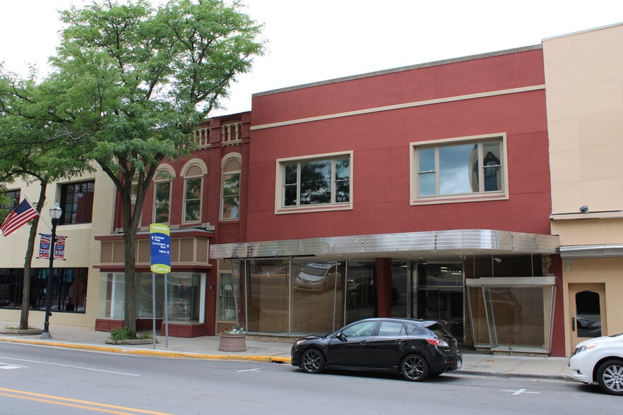 116 S Main St, Fond Du Lac, WI for sale - Building Photo - Image 2 of 9