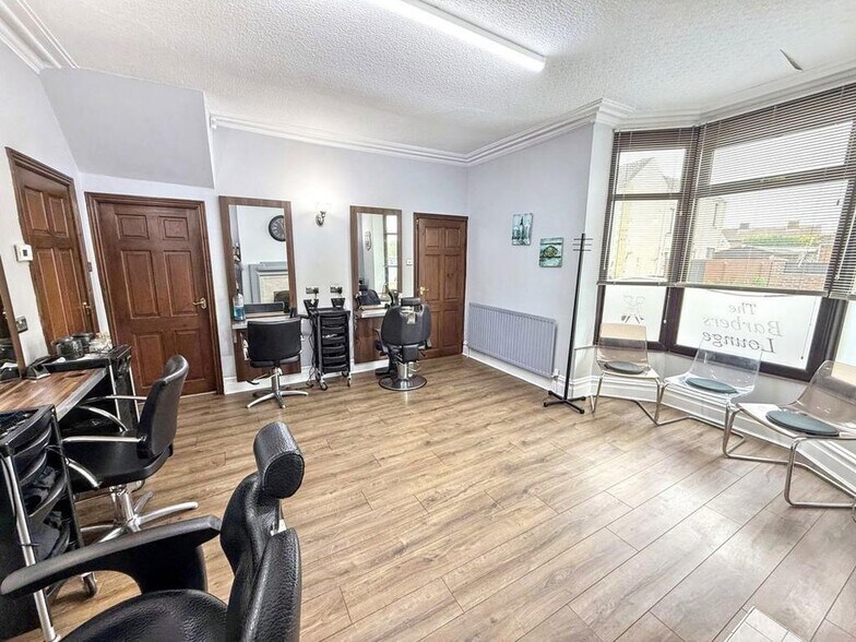 69 North Rd W, Wingate à vendre - Photo du bâtiment - Image 3 de 24