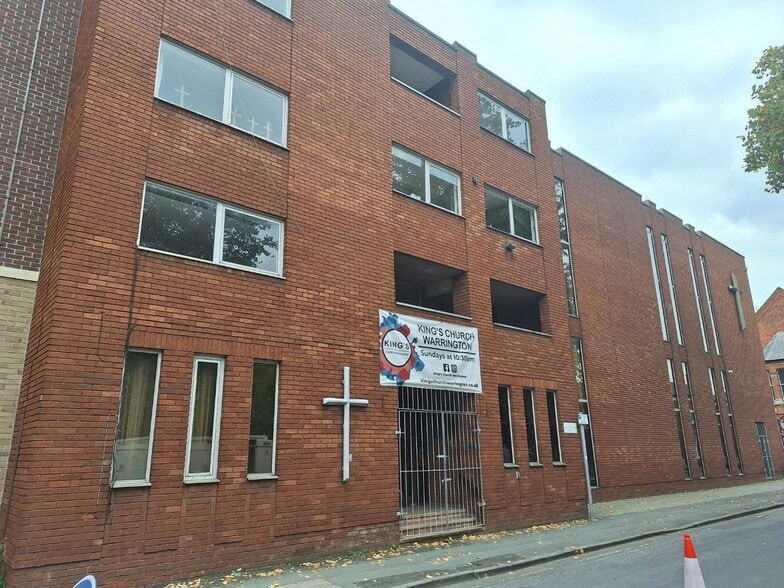 Palmyra Sq N, Warrington for sale - Building Photo - Image 2 of 5