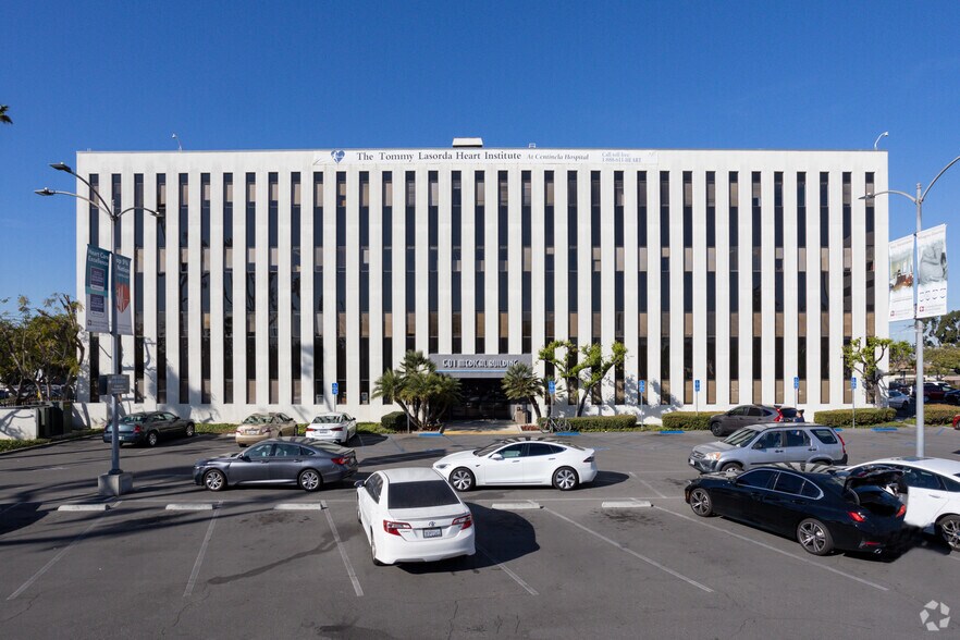 501 E Hardy St, Inglewood, CA à louer - Photo du bâtiment - Image 2 de 5