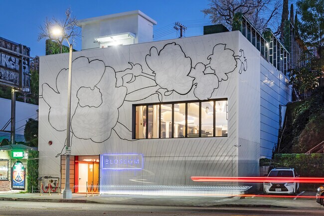 More details for 11150 Ventura Blvd, Studio City, CA - Retail for Sale