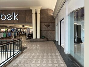 11025 Carolina Place Pky, Pineville, NC à louer Photo intérieure- Image 2 de 3