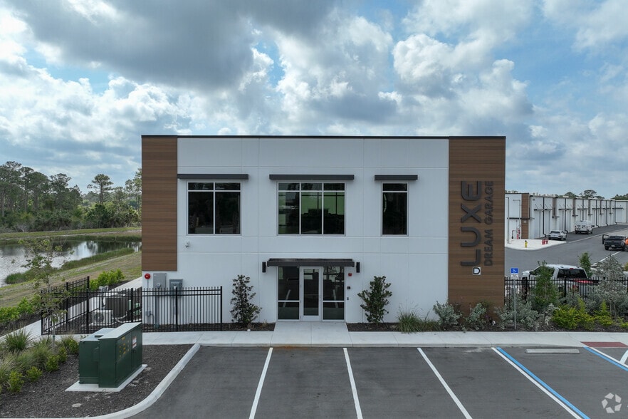 5451 Communications Pky, Lakewood Ranch, FL for sale - Building Photo - Image 2 of 20