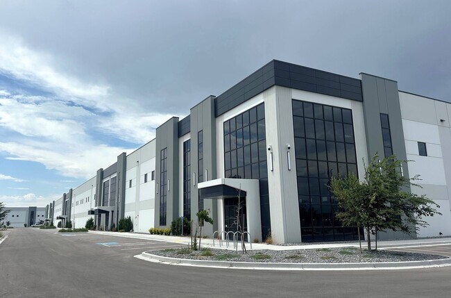 Plus de détails pour 1550 850 W W, Logan, UT - Industriel à louer