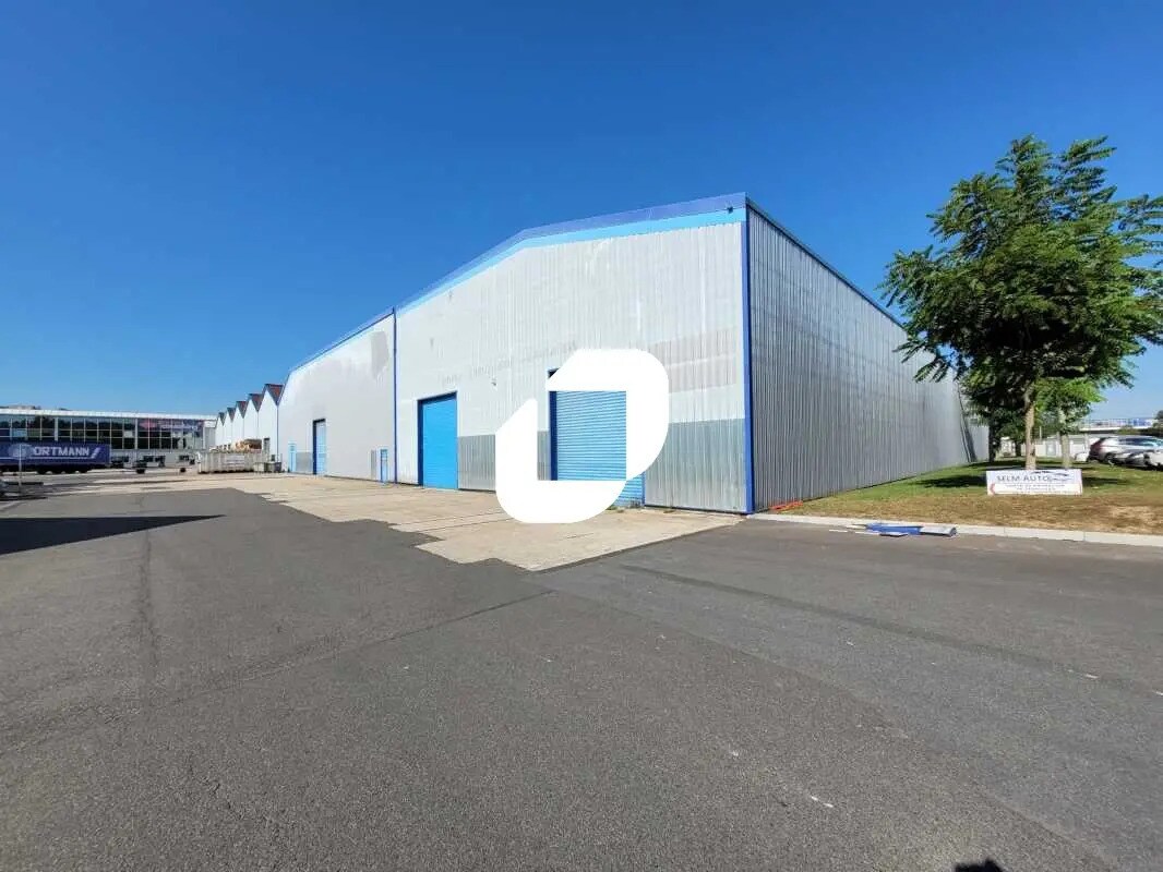 Flex in Corbeil-Essonnes for lease Building Photo- Image 1 of 11