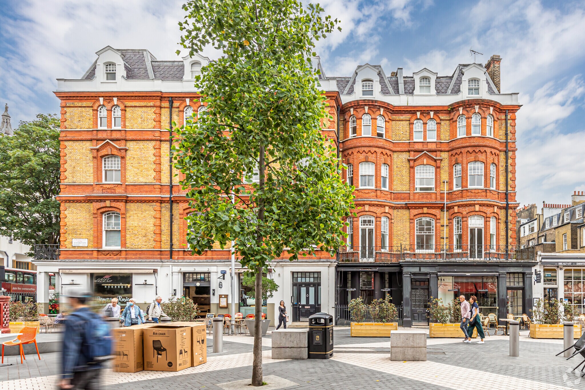 8 Exhibition Rd, Londres à louer Photo du bâtiment- Image 1 de 7