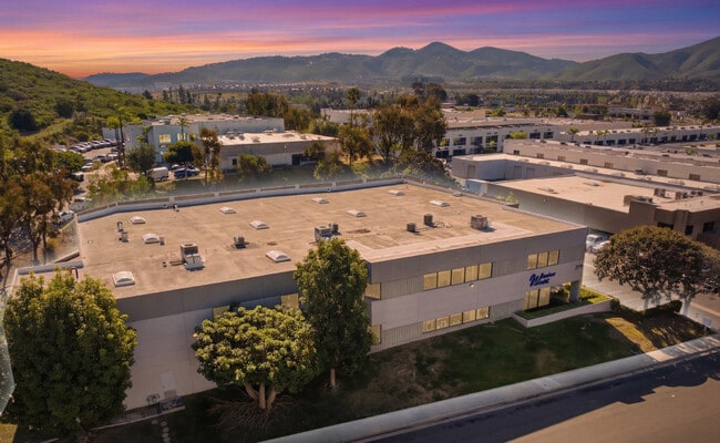 Plus de détails pour 177 Vallecitos de Oro, San Marcos, CA - Industriel à vendre