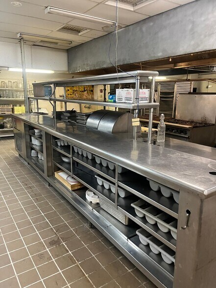 5805 W Kellogg Dr, Wichita, KS à louer - Photo intérieure - Image 3 de 20