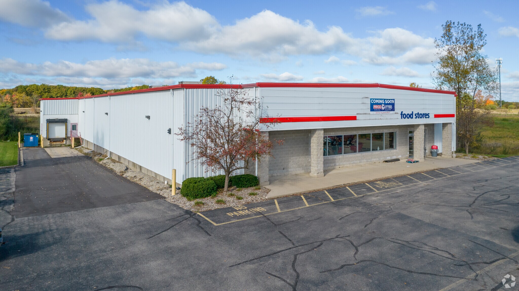 14301 White Creek Ave NE, Cedar Springs, MI à louer Photo principale- Image 1 de 6