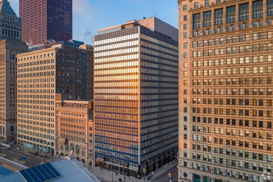 200 S Michigan Ave, Chicago, IL à louer - Photo du bâtiment - Image 2 de 18