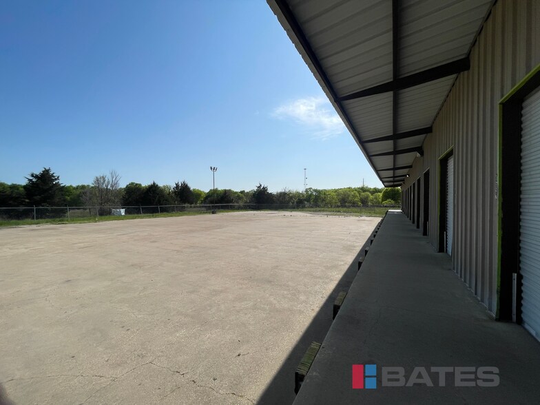 800 NW McKinney St, Rice, TX à vendre - Photo du bâtiment - Image 2 de 12