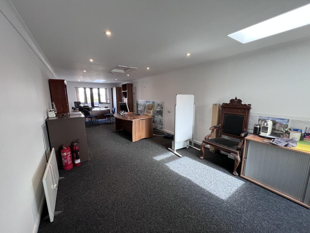 147 Wareham Rd, Corfe Mullen, DOR BH21 3LA - Unit 7 -  - Interior Photo - Image 1 of 5