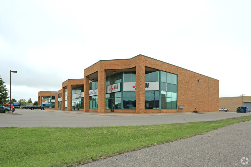 680 Bayview Dr, Barrie, ON for lease - Building Photo - Image 2 of 4