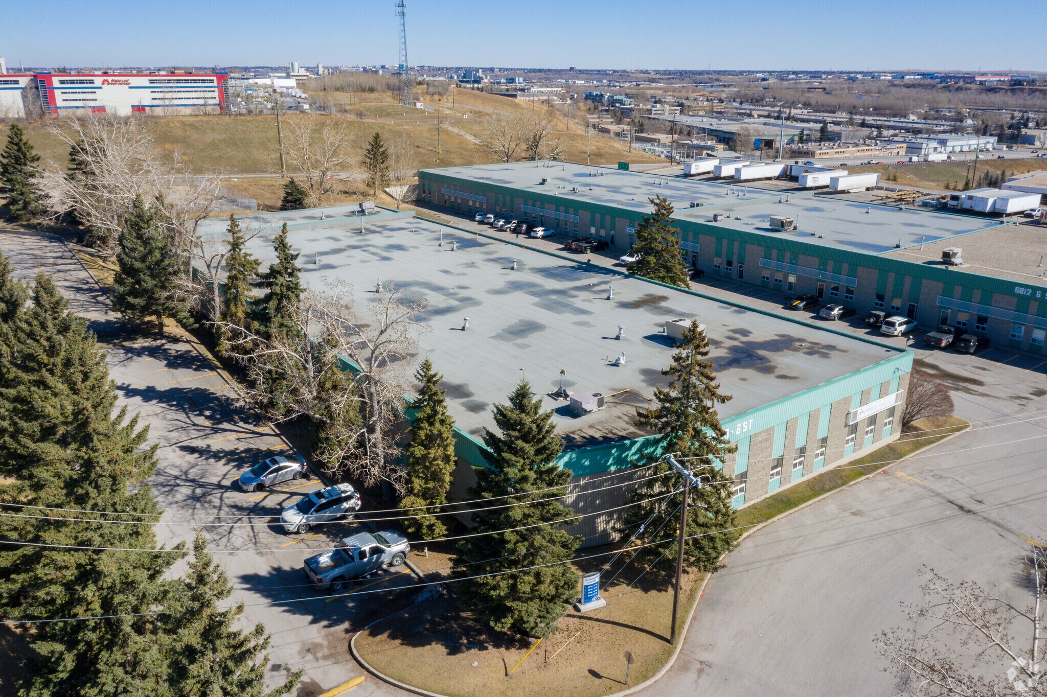 6810 6th St SE, Calgary, AB à louer Photo du bâtiment- Image 1 de 4