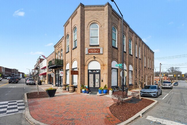 More details for 188 N Main St, Mooresville, NC - Retail for Sale