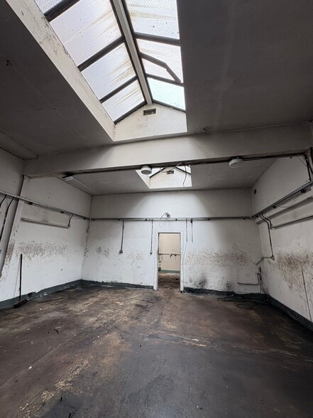 28 Queen Charlotte St, Edinburgh for sale - Building Photo - Image 1 of 5