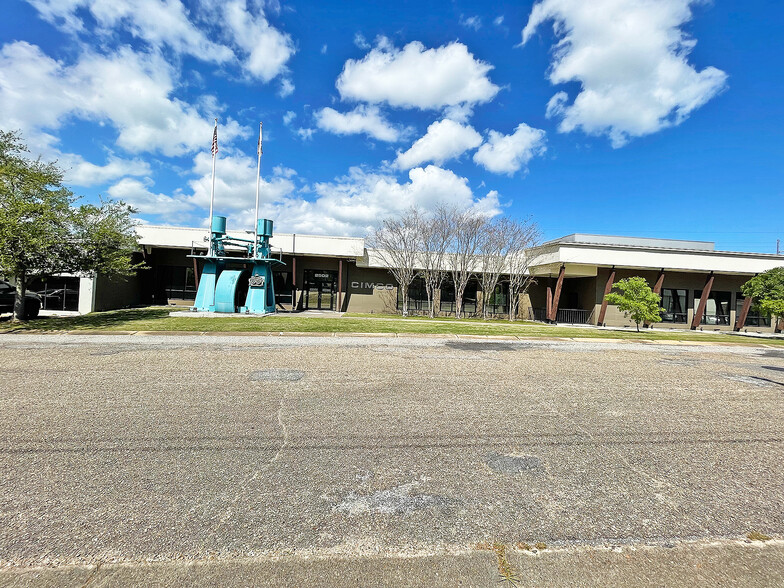 2502 Commercial Park Dr, Mobile, AL for sale - Building Photo - Image 1 of 7