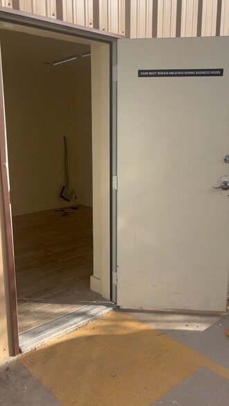 14625 Minetta St, Houston, TX for lease - Commercial Listing Video - Image 3 of 7