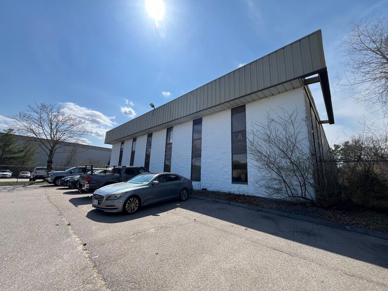 70 1st St, E Bridgewater, MA for lease - Primary Photo - Image 1 of 15